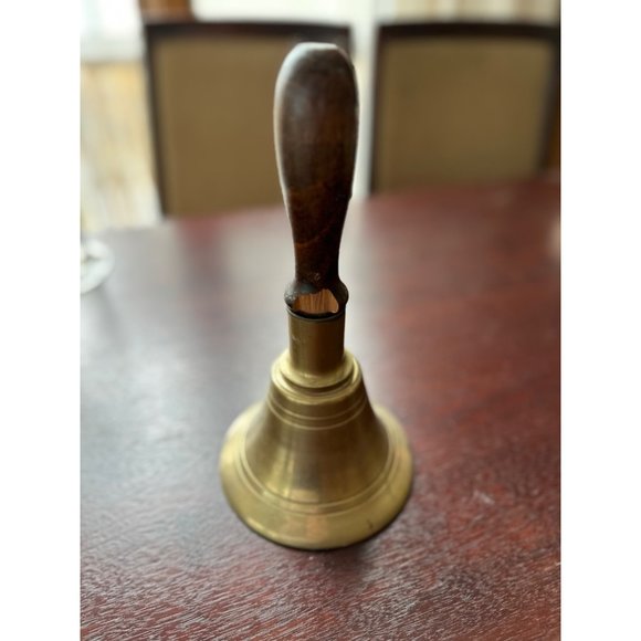 Vintage Heavy Brass Schoolhouse Hand Bell Wood Handle Retro Farmhouse Cottage Co - Picture 3 of 7